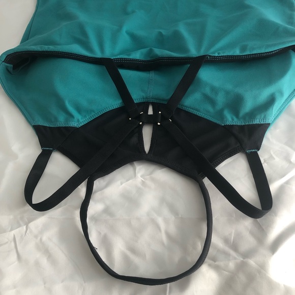 Fabletics  Acadia Tank top by Demi Lovato M - Picture 6 of 13